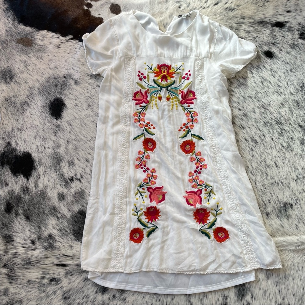 Floral Embroidered White Dress - has alterations